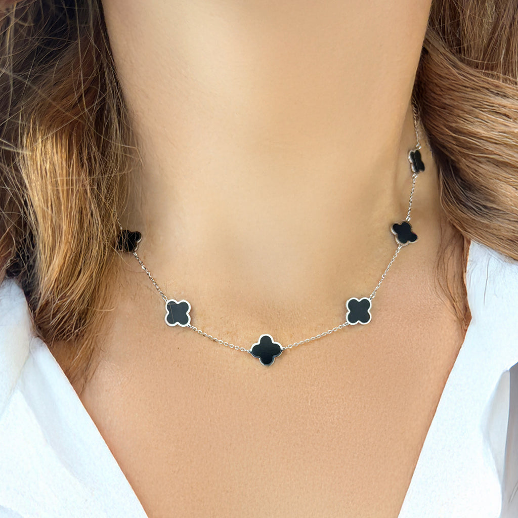 Small-Onyx-Clover-Necklace-White-Gold